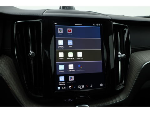 Volvo XC60 2.0 T8 Plug-in hybrid AWD Ultra Dark | Luchtvering | Massage | B&W audio | HUD | elek. Trekhaak | Stoelventi. | 360 camera |