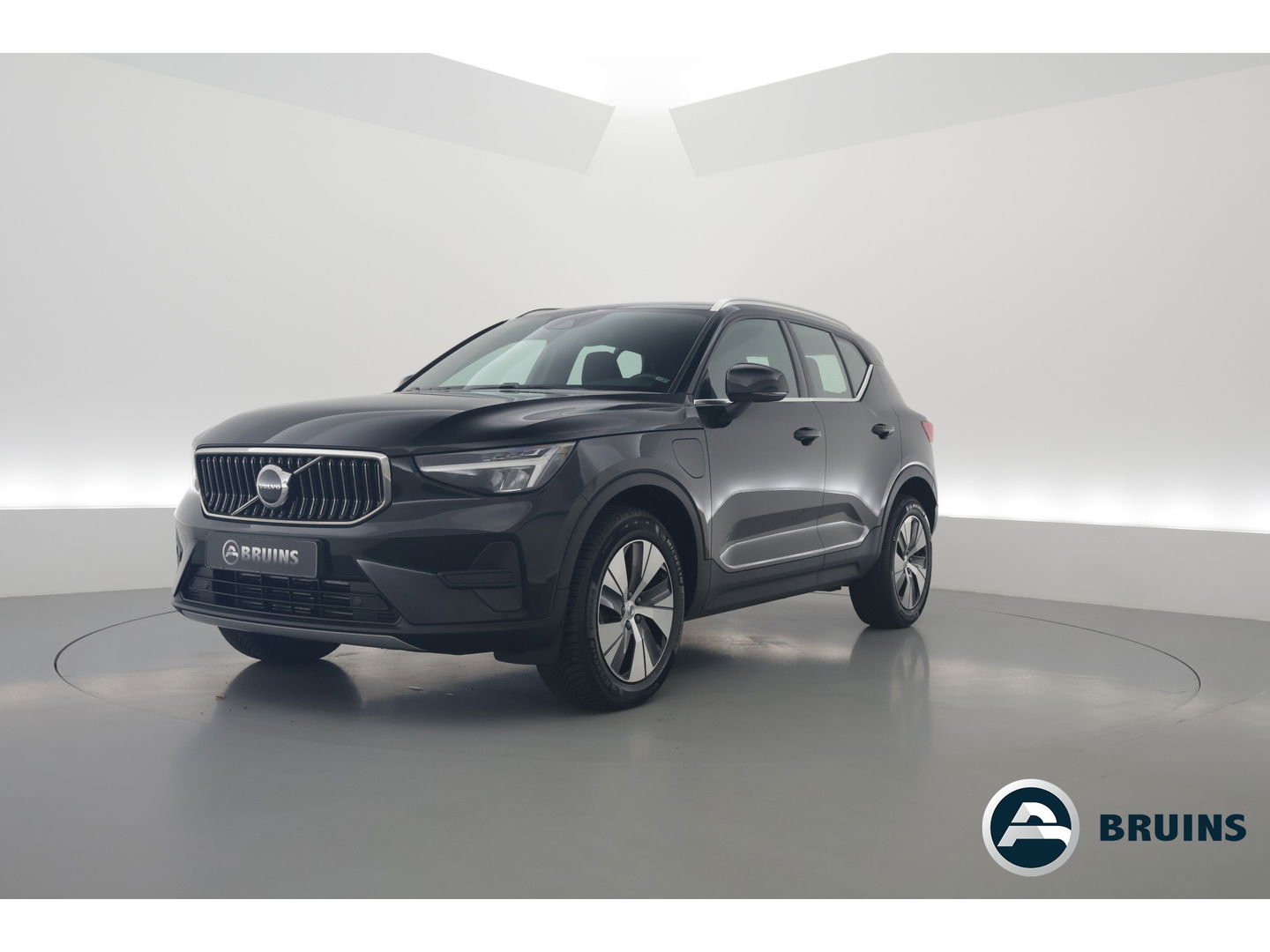 Volvo XC40 1.5 T4 Plug-in hybrid Plus Bright | Facelift | Elek. stoelen |  H&K Audio | Camera | Stoel + stuurverwarming | All season