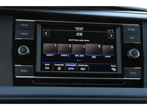 Volkswagen Transporter 2.0 TDI L2H1 Bulli Edition Adaptieve Cruise, Camera, Carplay, LED, Stoelverwarming, Trekhaak, Multimedia, 150pk, Automaat, Standkachel, Uniek!