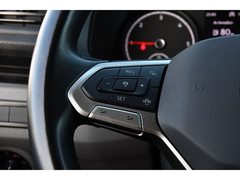 Volkswagen Transporter 2.0 TDI L2H1 Bulli Edition Adaptieve Cruise, Camera, Carplay, LED, Stoelverwarming, Trekhaak, Multimedia, 150pk, Automaat, Standkachel, Uniek!