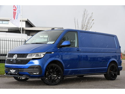 Volkswagen Transporter 2.0 TDI L2H1 Bulli Edition Adaptieve Cruise, Camera, Carplay, LED, Stoelverwarming, Trekhaak, Multimedia, 150pk, Automaat, Standkachel, Uniek!