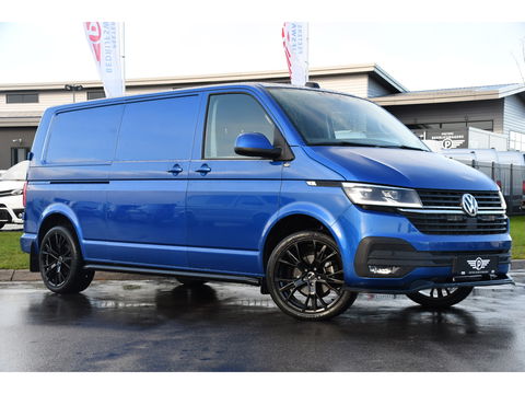 Volkswagen Transporter 2.0 TDI L2H1 Bulli Edition Adaptieve Cruise, Camera, Carplay, LED, Stoelverwarming, Trekhaak, Multimedia, 150pk, Automaat, Standkachel, Uniek!