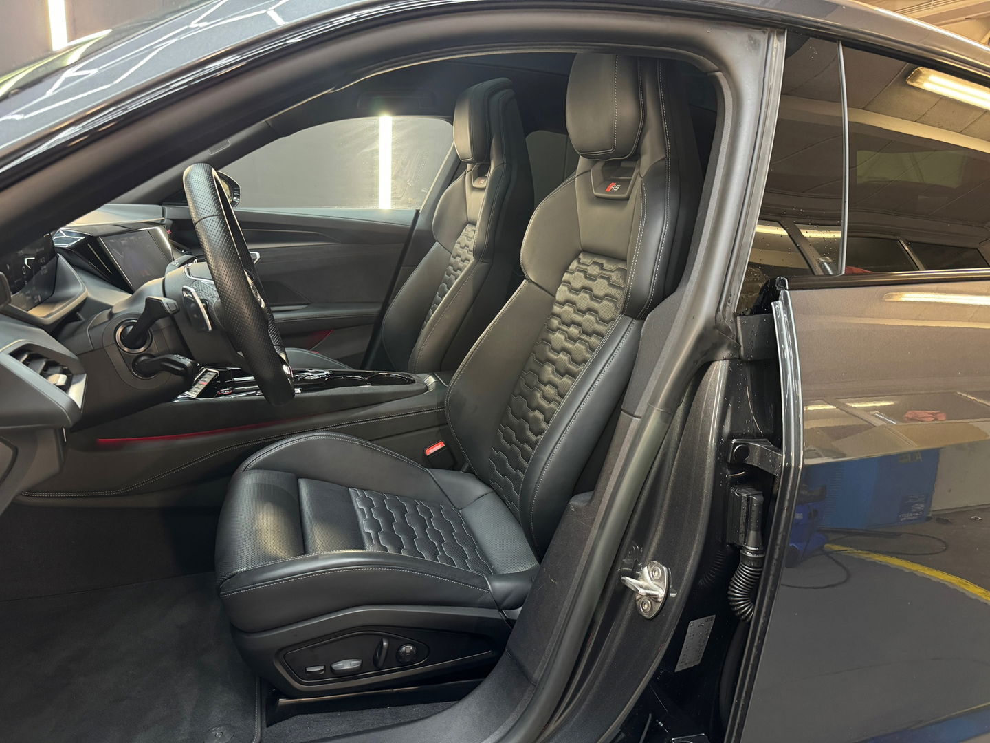 Audi e-tron GT RS 93 kWh Pano|HuD|B&O|Keyless|Luchtvering