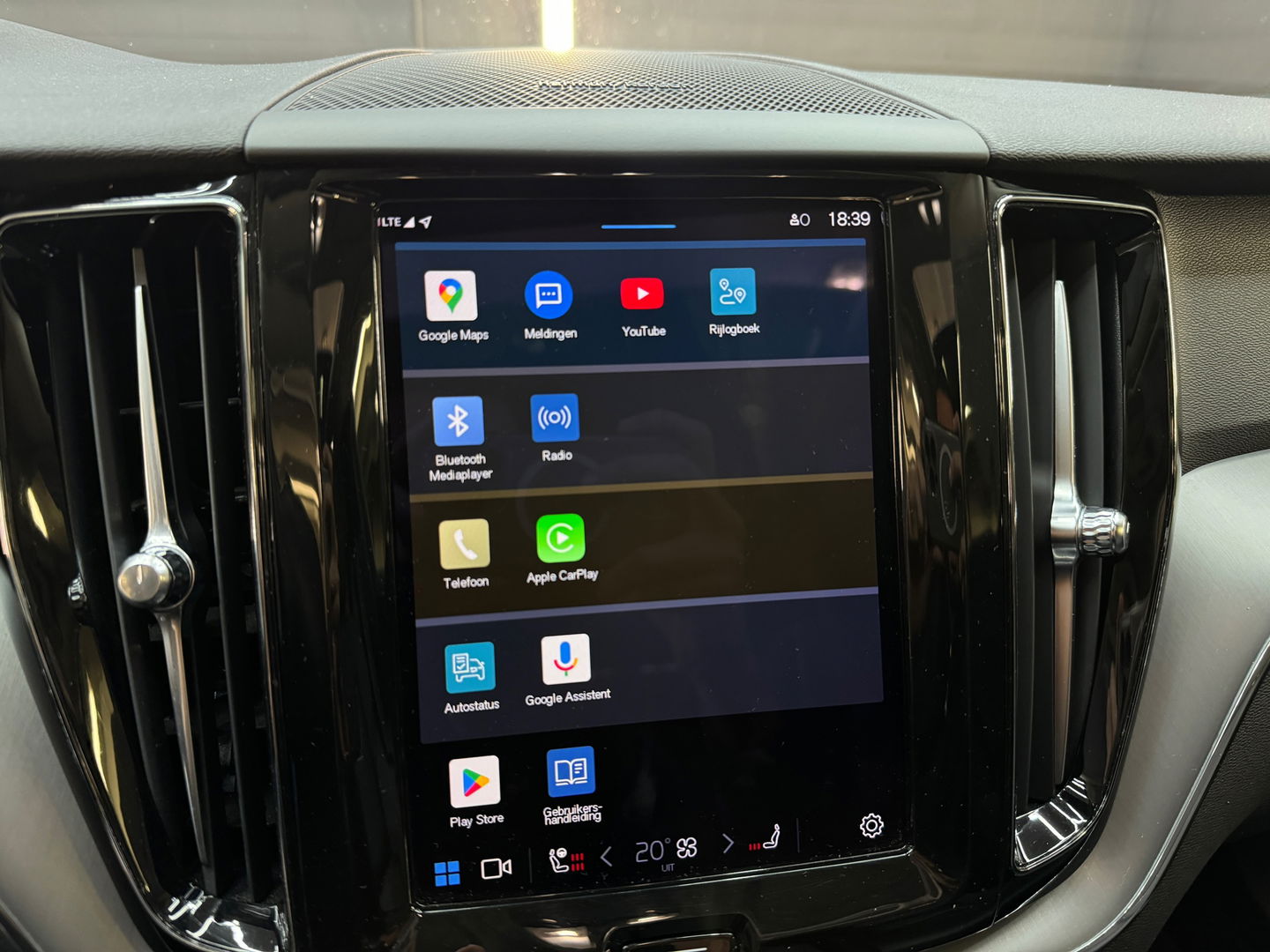 Volvo XC60 2.0 Recharge T6 AWD Inscription Pano|H/K|Keyless