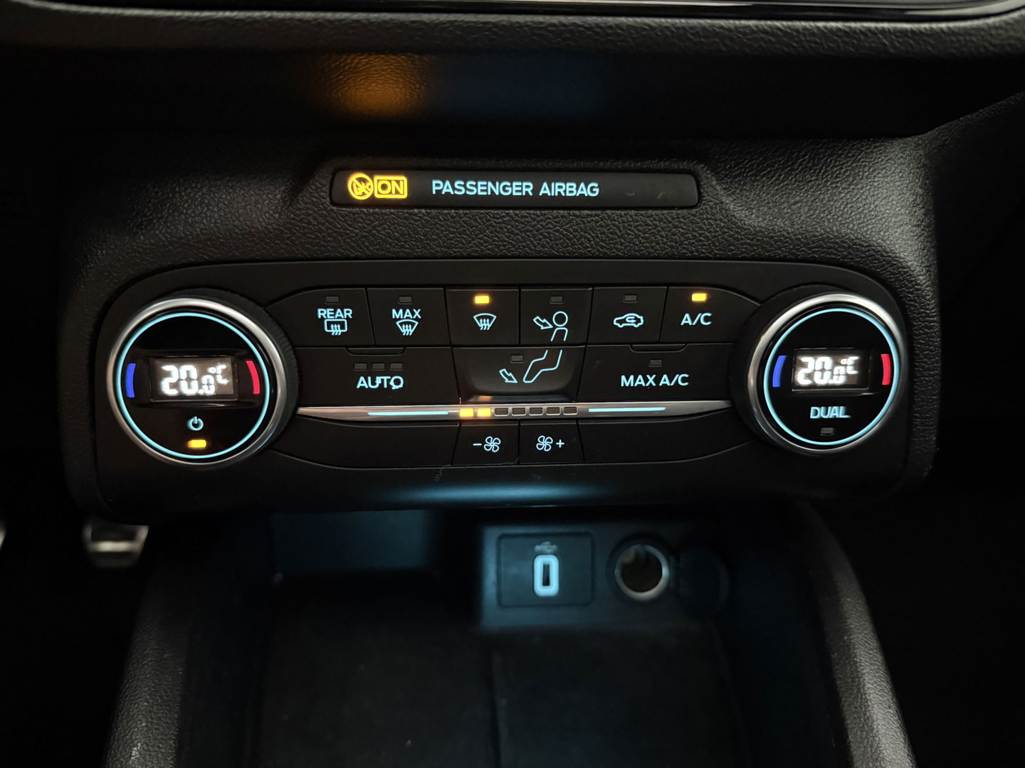 Ford Focus 1.0 ST Line | Pano | B&O | LED | Carplay | Cruise | Navi | Parkeersens. l NAP