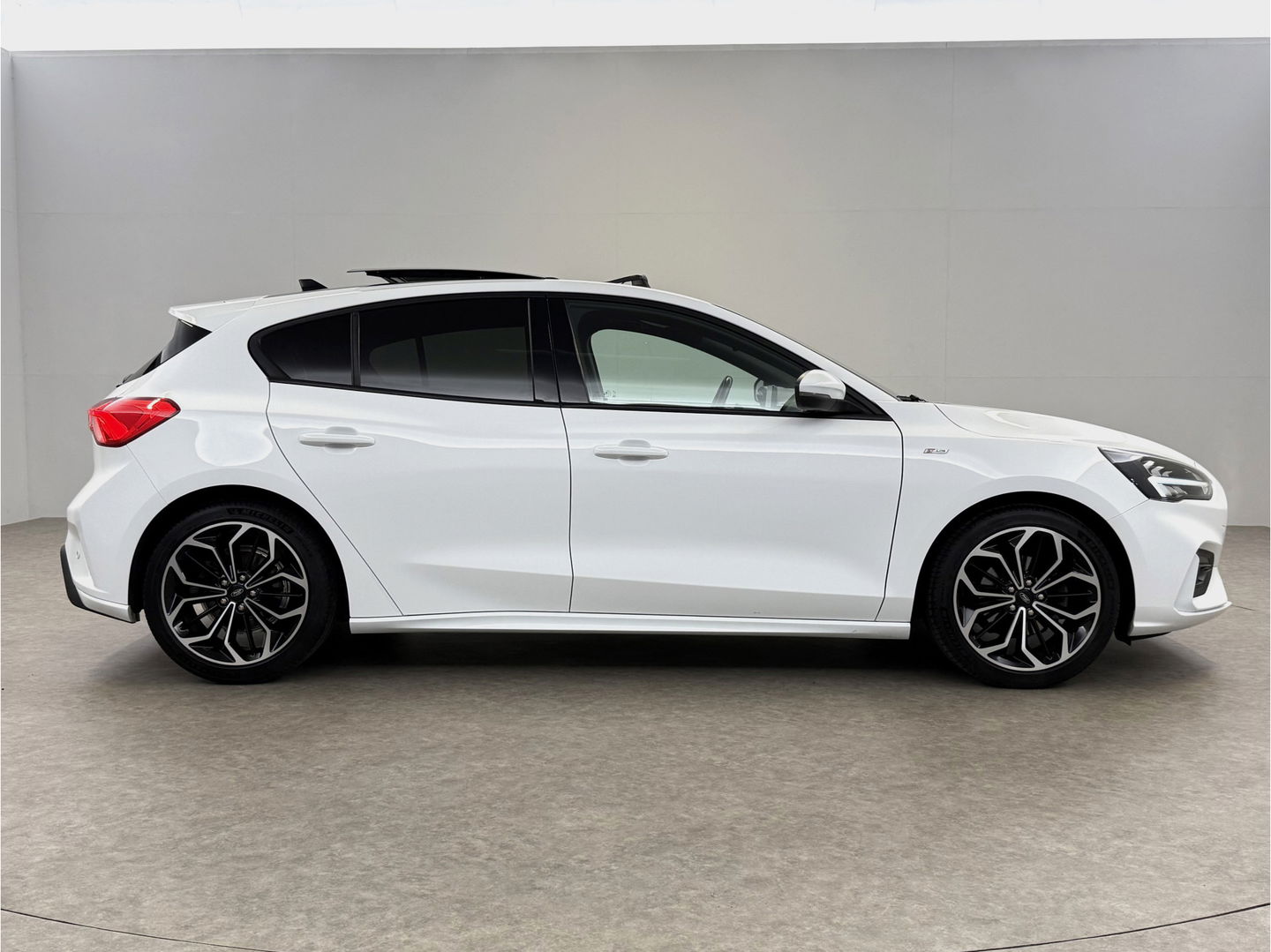 Ford Focus 1.0 ST Line | Pano | B&O | LED | Carplay | Cruise | Navi | Parkeersens. l NAP