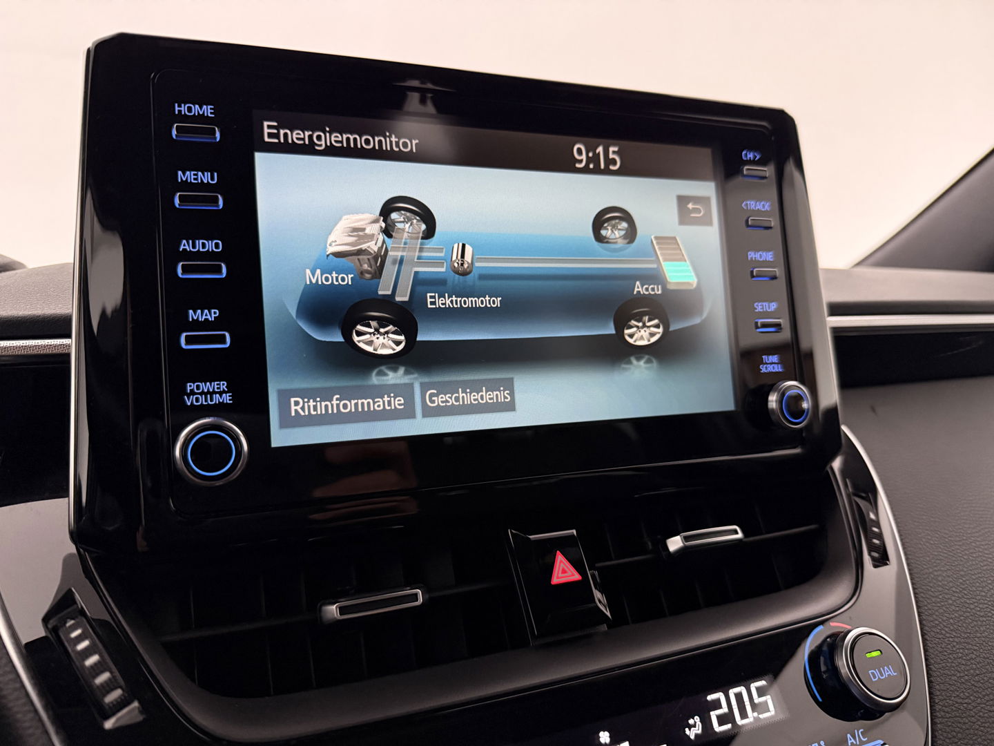 Toyota Corolla 1.8 Hybrid 148PK Business Plus | Camera | Cruise | LED | Virtual l | Navigatie | NAP