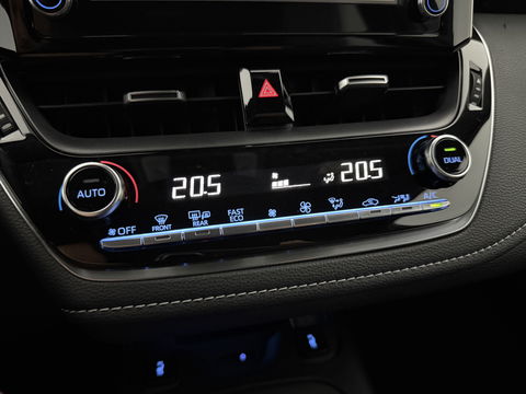 Toyota Corolla 1.8 Hybrid 148PK Business Plus | Camera | Cruise | LED | Virtual l | Navigatie | NAP