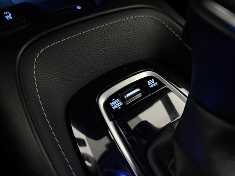 Toyota Corolla 1.8 Hybrid 148PK Business Plus | Camera | Cruise | LED | Virtual l | Navigatie | NAP