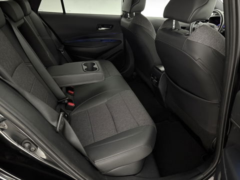 Toyota Corolla 1.8 Hybrid 148PK Business Plus | Camera | Cruise | LED | Virtual l | Navigatie | NAP