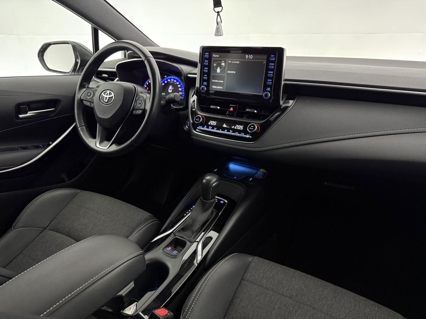 Toyota Corolla 1.8 Hybrid 148PK Business Plus | Camera | Cruise | LED | Virtual l | Navigatie | NAP