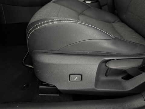 Toyota Corolla 1.8 Hybrid 148PK Business Plus | Camera | Cruise | LED | Virtual l | Navigatie | NAP