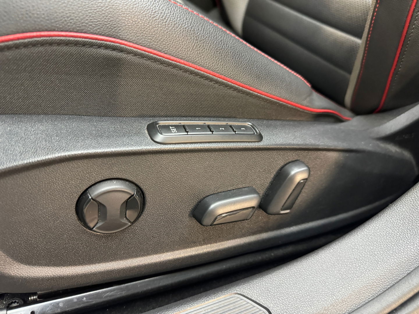 Volkswagen Golf 2.0 TSI GTI Pano|Memory|IQ|Sfeer|CarPlay|Cam