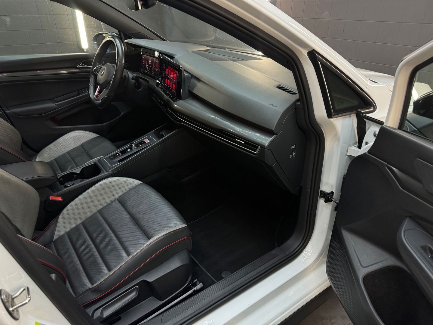 Volkswagen Golf 2.0 TSI GTI Pano|Memory|IQ|Sfeer|CarPlay|Cam