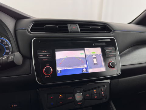 Nissan Leaf Tekna 40 kWh { SOH-92% } (INCL-BTW ) *LUXURY-LEATHER | FULL-LED | KEYLESS | NAVI-FULLMAP | BLIND-SPOT | DAB+ | HEATED-COMFORTSEATS | DIGI-COCKPIT | PRIVACY-GLASS | TOPVIEW-CAMERA | 17"ALU*