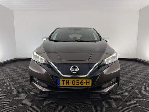 Nissan Leaf Tekna 40 kWh { SOH-92% } (INCL-BTW ) *LUXURY-LEATHER | FULL-LED | KEYLESS | NAVI-FULLMAP | BLIND-SPOT | DAB+ | HEATED-COMFORTSEATS | DIGI-COCKPIT | PRIVACY-GLASS | TOPVIEW-CAMERA | 17"ALU*