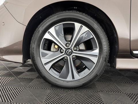 Nissan Leaf Tekna 40 kWh { SOH-92% } (INCL-BTW ) *LUXURY-LEATHER | FULL-LED | KEYLESS | NAVI-FULLMAP | BLIND-SPOT | DAB+ | HEATED-COMFORTSEATS | DIGI-COCKPIT | PRIVACY-GLASS | TOPVIEW-CAMERA | 17"ALU*