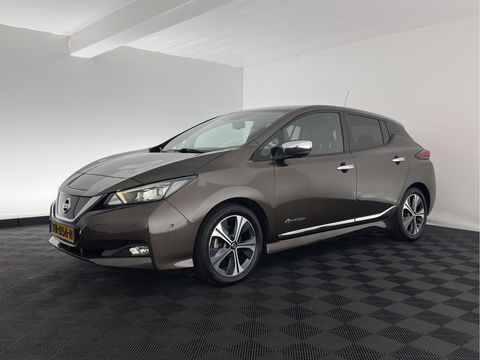 Nissan Leaf Tekna 40 kWh { SOH-92% } (INCL-BTW ) *LUXURY-LEATHER | FULL-LED | KEYLESS | NAVI-FULLMAP | BLIND-SPOT | DAB+ | HEATED-COMFORTSEATS | DIGI-COCKPIT | PRIVACY-GLASS | TOPVIEW-CAMERA | 17"ALU*