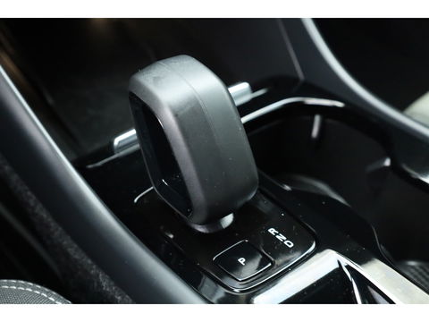 Volvo XC40 1.5 T4 Plug-in hybrid Plus Bright | Facelift | Elek. stoelen |  H&K Audio | Camera | Stoel + stuurverwarming | All season