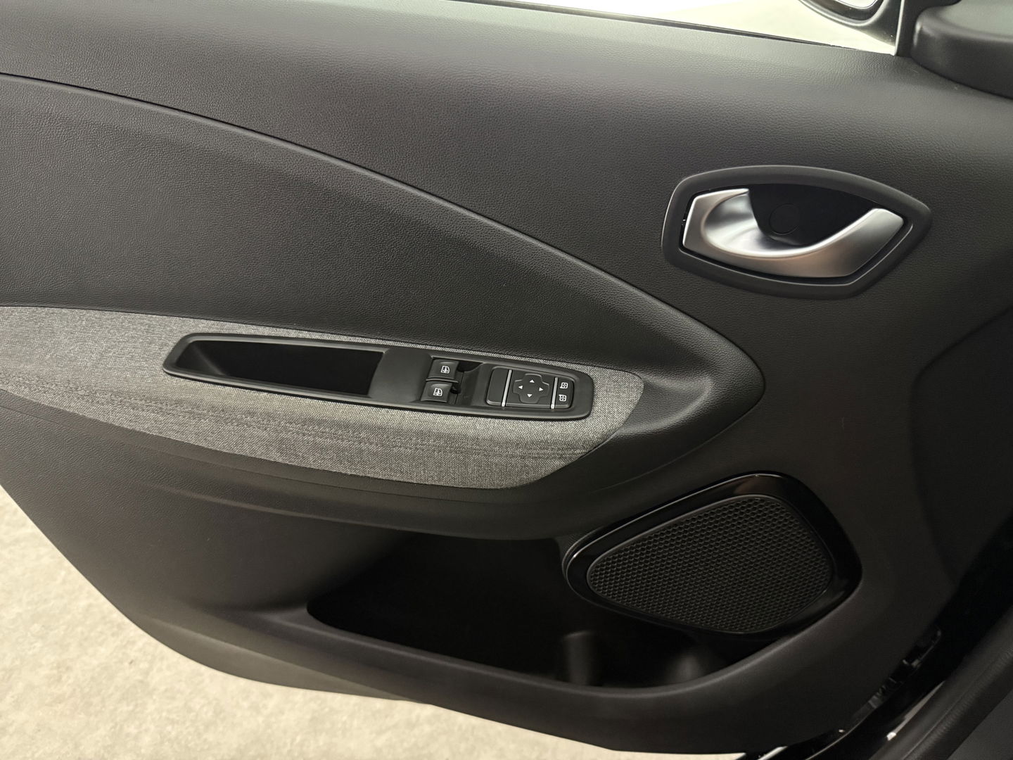 Renault ZOE R110 Life 52 kWh Huur Accu | Elektrisch | LED | Camera | Carplay | Cruise | Parkeersens. l Stoelverw.