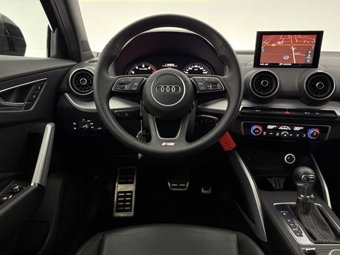 Audi Q2 35 TFSI 150PK S-line | LED | Carplay | Clima | Cruise | Navigatie | Parkeersens. | NAP
