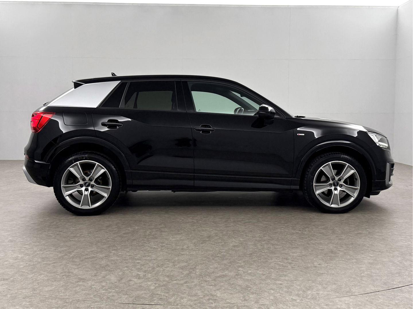 Audi Q2 35 TFSI 150PK S-line | LED | Carplay | Clima | Cruise | Navigatie | Parkeersens. | NAP