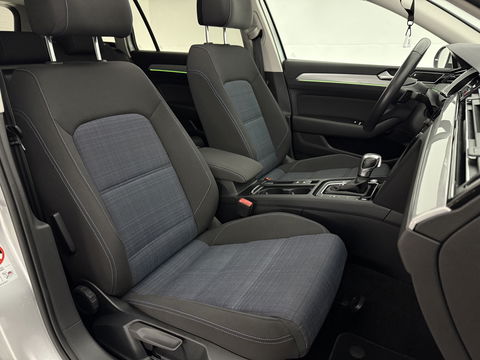 Volkswagen Passat Variant 1.4 TSI GTE PHEV 218PK | SOH 90% | Pano | Sfeerverl. | Camera | Adap. Cruise | Carplay