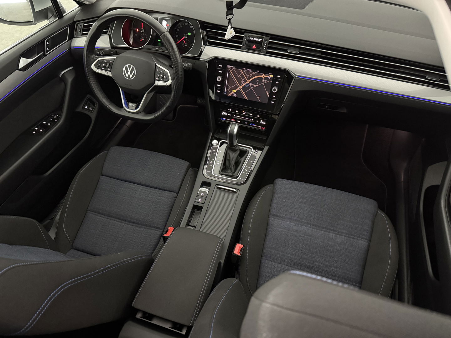 Volkswagen Passat Variant 1.4 TSI GTE PHEV 218PK | SOH 90% | Pano | Sfeerverl. | Camera | Adap. Cruise | Carplay