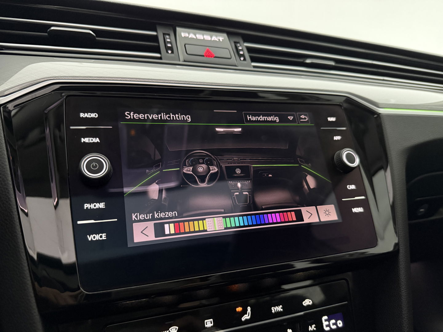 Volkswagen Passat Variant 1.4 TSI GTE PHEV 218PK | SOH 90% | Pano | Sfeerverl. | Camera | Adap. Cruise | Carplay