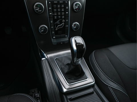 Volvo V40 2.0 D4 Summum Business *LEATHER-FABRIC | NAVI-FULLMAP | COMFORT-SEATS | ECC | PDC | CRUISE | TOWBAR | 16''ALU*