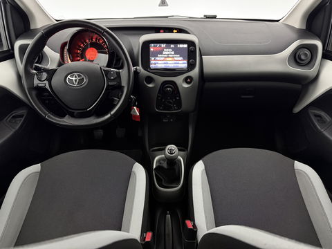 Toyota Aygo 1.0 VVT-i x-play | Airco | Camera | Cruise | LED | NAP