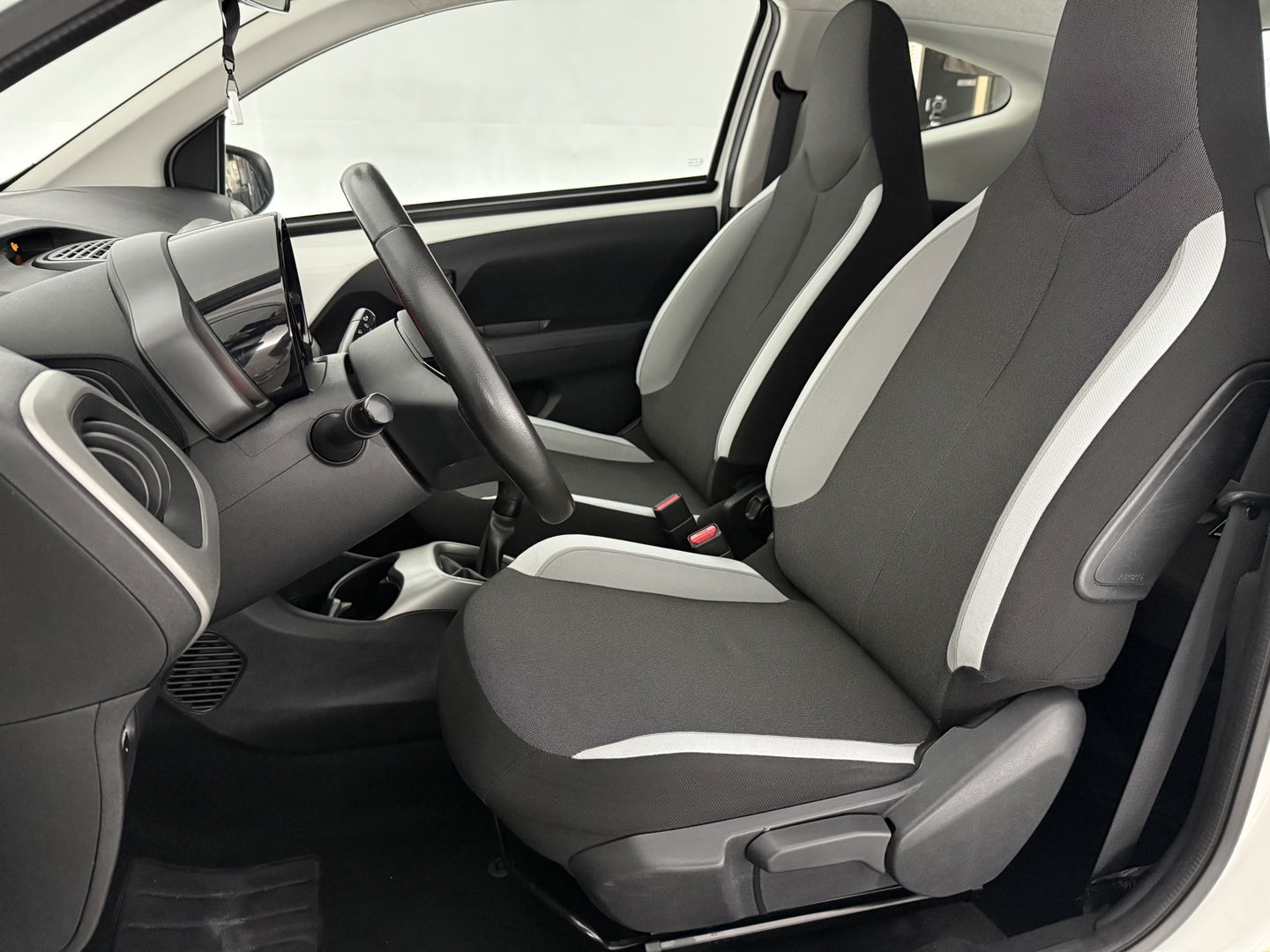 Toyota Aygo 1.0 VVT-i x-play | Airco | Camera | Cruise | LED | NAP