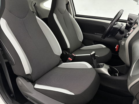 Toyota Aygo 1.0 VVT-i x-play | Airco | Camera | Cruise | LED | NAP