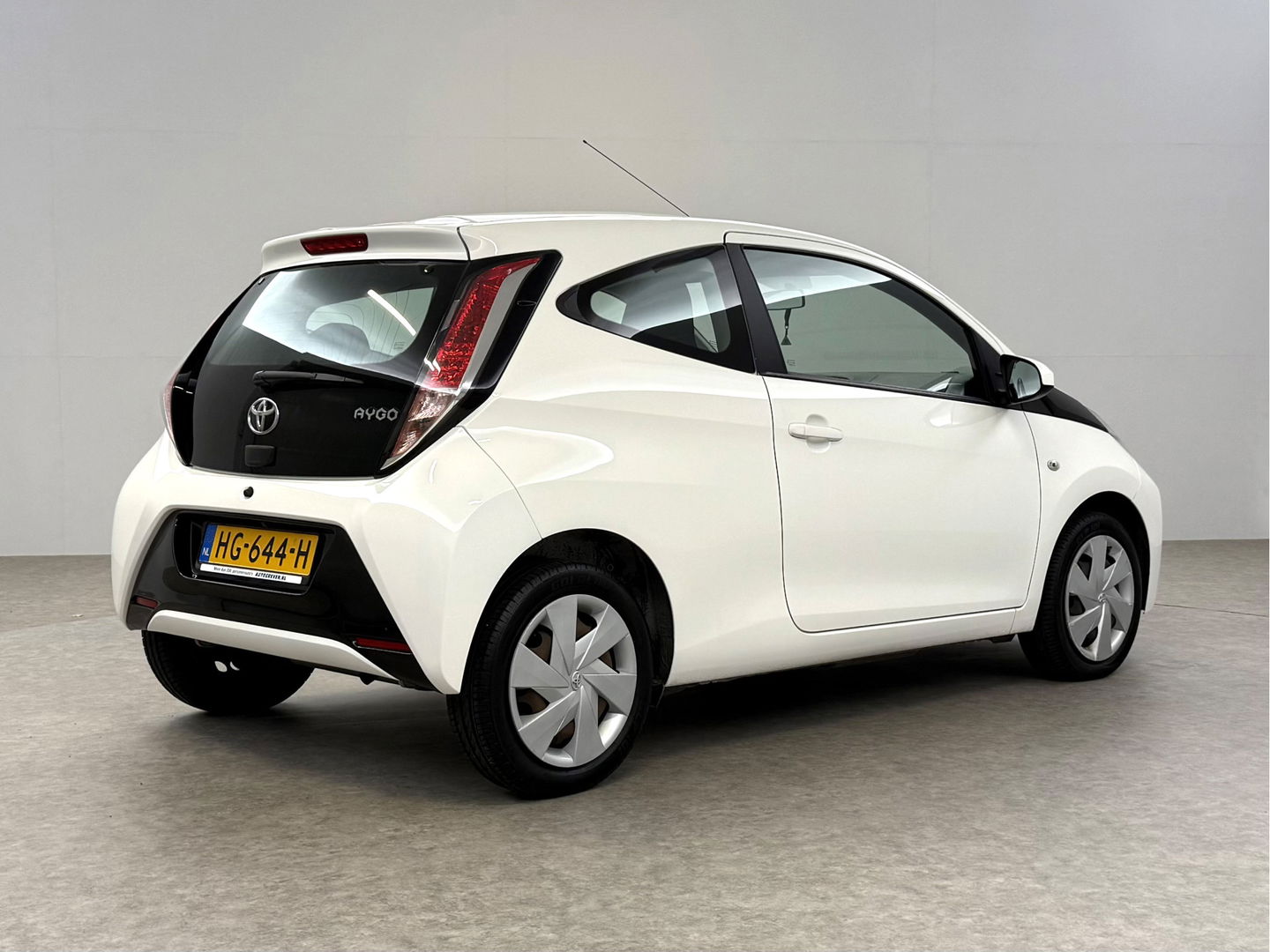 Toyota Aygo 1.0 VVT-i x-play | Airco | Camera | Cruise | LED | NAP