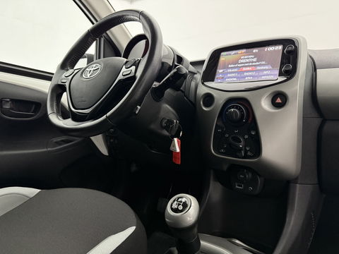 Toyota Aygo 1.0 VVT-i x-play | Airco | Camera | Cruise | LED | NAP