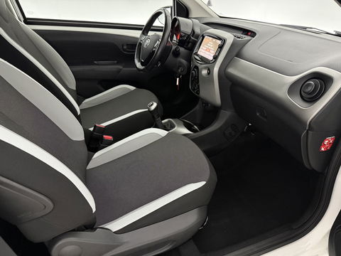 Toyota Aygo 1.0 VVT-i x-play | Airco | Camera | Cruise | LED | NAP