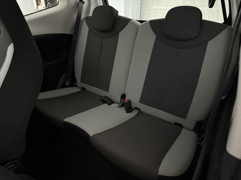 Toyota Aygo 1.0 VVT-i x-play | Airco | Camera | Cruise | LED | NAP