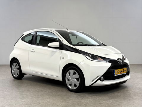 Toyota Aygo 1.0 VVT-i x-play | Airco | Camera | Cruise | LED | NAP