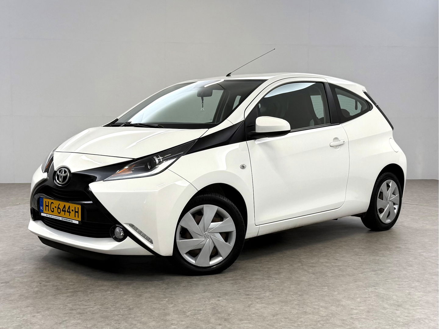 Toyota Aygo 1.0 VVT-i x-play | Airco | Camera | Cruise | LED | NAP