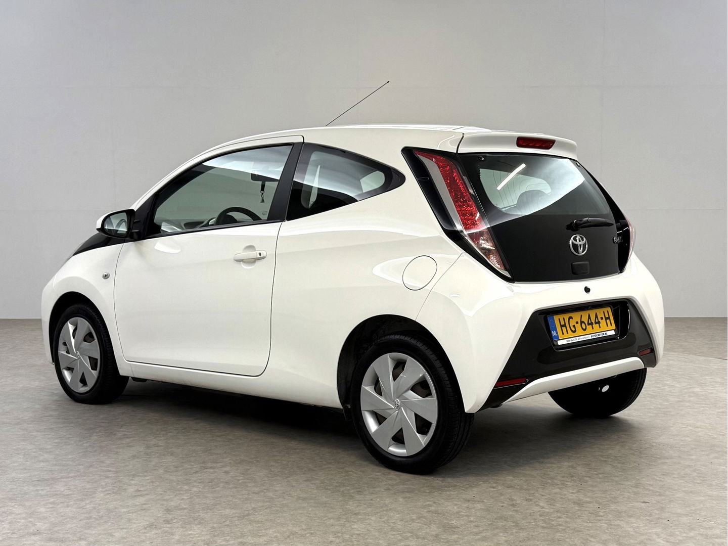 Toyota Aygo 1.0 VVT-i x-play | Airco | Camera | Cruise | LED | NAP