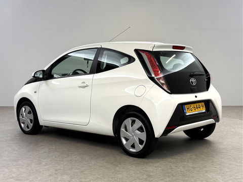 Toyota Aygo 1.0 VVT-i x-play | Airco | Camera | Cruise | LED | NAP
