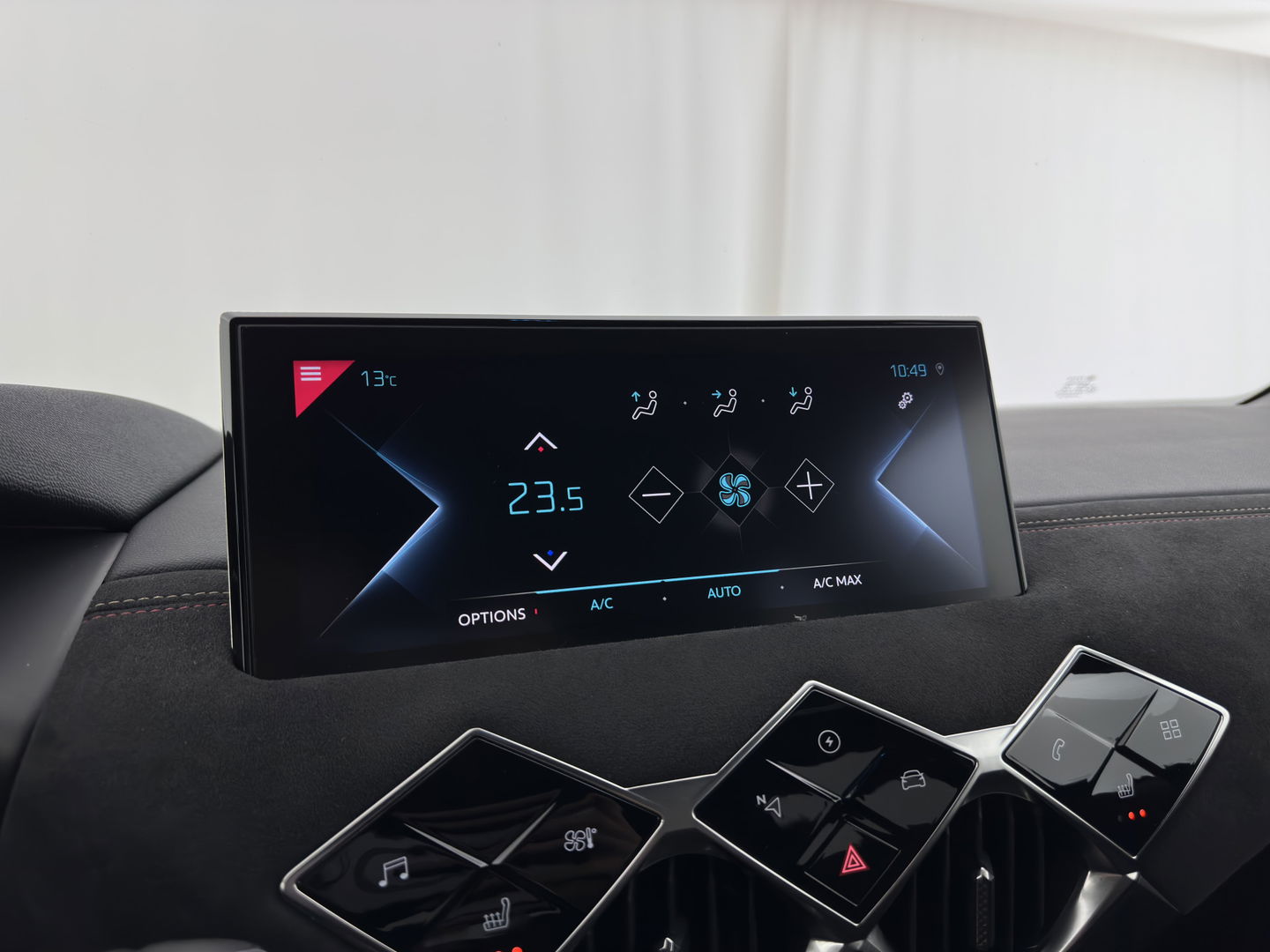 DS DS 3 Crossback E-Tense Performance Line+ 50 kWh [ 3-Fase ] {SOH-90%} (INCL-BTW) *LEATHER-FABRIC | MATRIX-LED | ADAPTIVE-CRUISE | DIGI-COCKPIT | HEATED-SPORTSEATS | CAMERA | KEYLESS | NAVI-FULLMAP | DAB+ | ECC | PDC | PRIVACY-GLASS | 18''ALU*