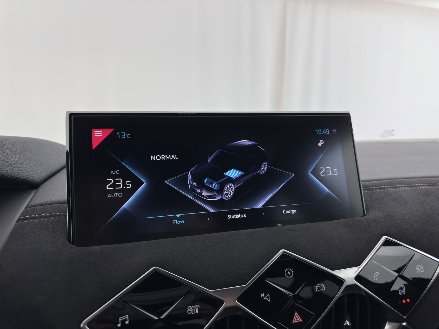 DS DS 3 Crossback E-Tense Performance Line+ 50 kWh [ 3-Fase ] {SOH-90%} (INCL.BTW) *LEATHER-FABRIC | MATRIX-LED | ADAPTIVE-CRUISE | DIGI-COCKPIT | HEATED-SPORTSEATS | CAMERA | KEYLESS | NAVI-FULLMAP | DAB+ | ECC | PDC | 18''ALU*