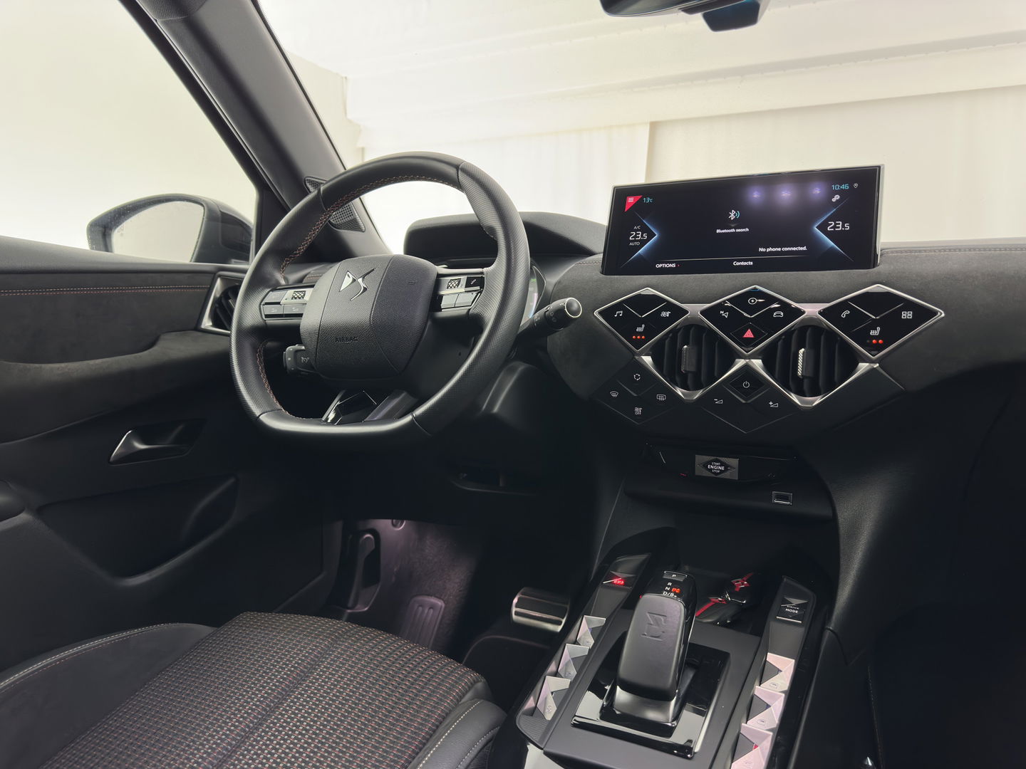DS DS 3 Crossback E-Tense Performance Line+ 50 kWh [ 3-Fase ] {SOH-90%} (INCL-BTW) *LEATHER-FABRIC | MATRIX-LED | ADAPTIVE-CRUISE | DIGI-COCKPIT | HEATED-SPORTSEATS | CAMERA | KEYLESS | NAVI-FULLMAP | DAB+ | ECC | PDC | PRIVACY-GLASS | 18''ALU*