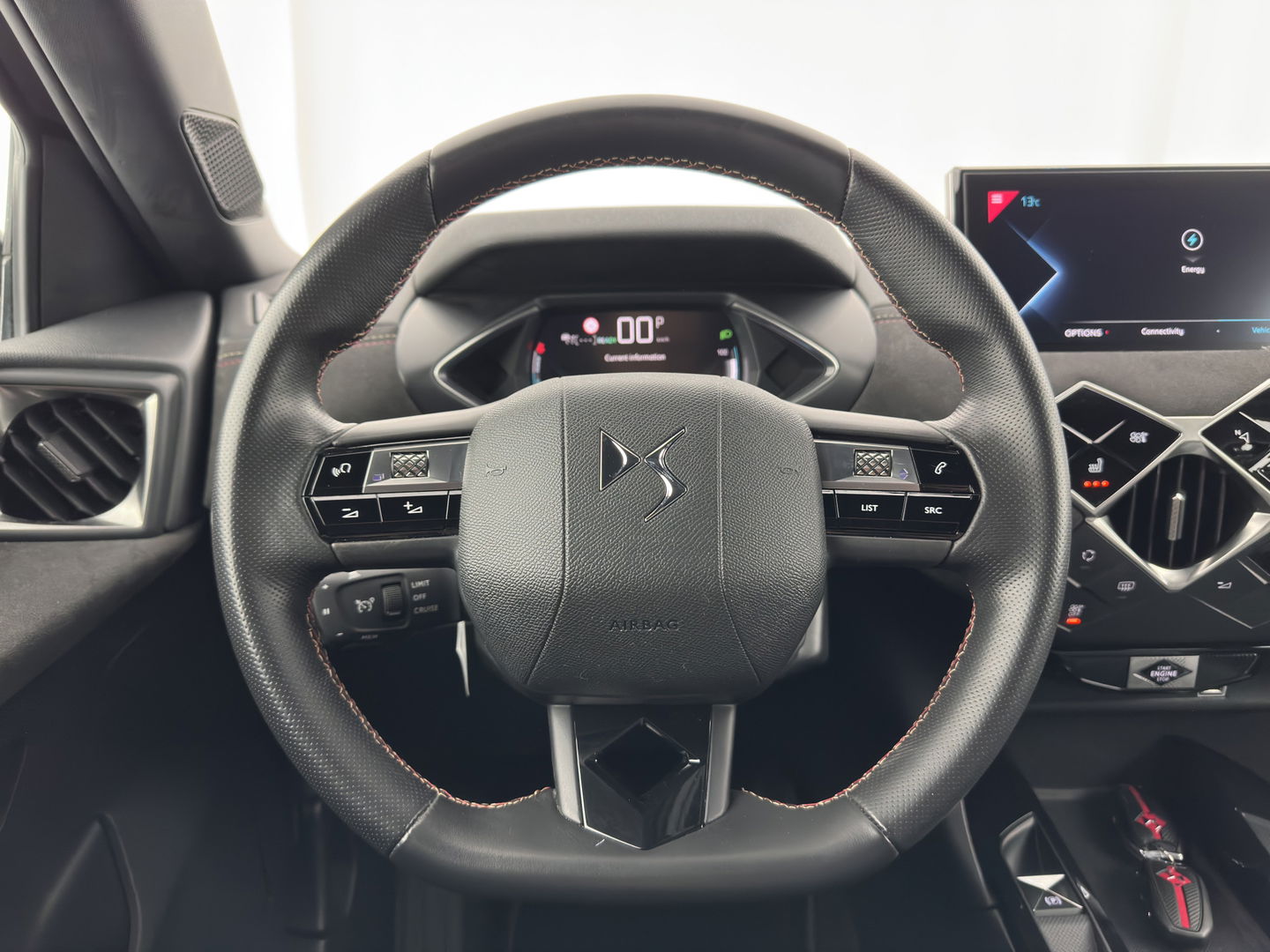 DS DS 3 Crossback E-Tense Performance Line+ 50 kWh [ 3-Fase ] {SOH-90%} (INCL-BTW) *LEATHER-FABRIC | MATRIX-LED | ADAPTIVE-CRUISE | DIGI-COCKPIT | HEATED-SPORTSEATS | CAMERA | KEYLESS | NAVI-FULLMAP | DAB+ | ECC | PDC | PRIVACY-GLASS | 18''ALU*