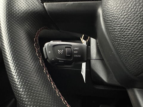 DS DS 3 Crossback E-Tense Performance Line+ 50 kWh [ 3-Fase ] {SOH-90%} (INCL.BTW) *LEATHER-FABRIC | MATRIX-LED | ADAPTIVE-CRUISE | DIGI-COCKPIT | HEATED-SPORTSEATS | CAMERA | KEYLESS | NAVI-FULLMAP | DAB+ | ECC | PDC | 18''ALU*