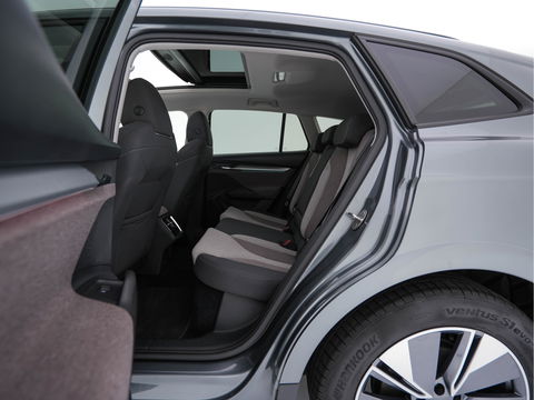 Škoda Enyaq iV 60 [ 3-Fase ] {SOH-87%} (INCL-BTW) *PANO | FULL-LED | DIGI-COCKPIT | CAMERA | KEYLESS | NAVI-FULLMAP | PRIVACY-GLASS | AMBIENT-LIGHT | ECC | COMFORT-SEATS | DAB + | PDC | CRUISE | CARPLAY | TOWBAR | 19 "ALU*