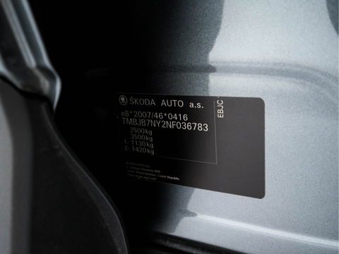 Škoda Enyaq iV 60 [ 3-Fase ] {SOH-87%} (INCL-BTW) *PANO | FULL-LED | DIGI-COCKPIT | CAMERA | KEYLESS | NAVI-FULLMAP | PRIVACY-GLASS | AMBIENT-LIGHT | ECC | COMFORT-SEATS | DAB + | PDC | CRUISE | CARPLAY | TOWBAR | 19 "ALU*