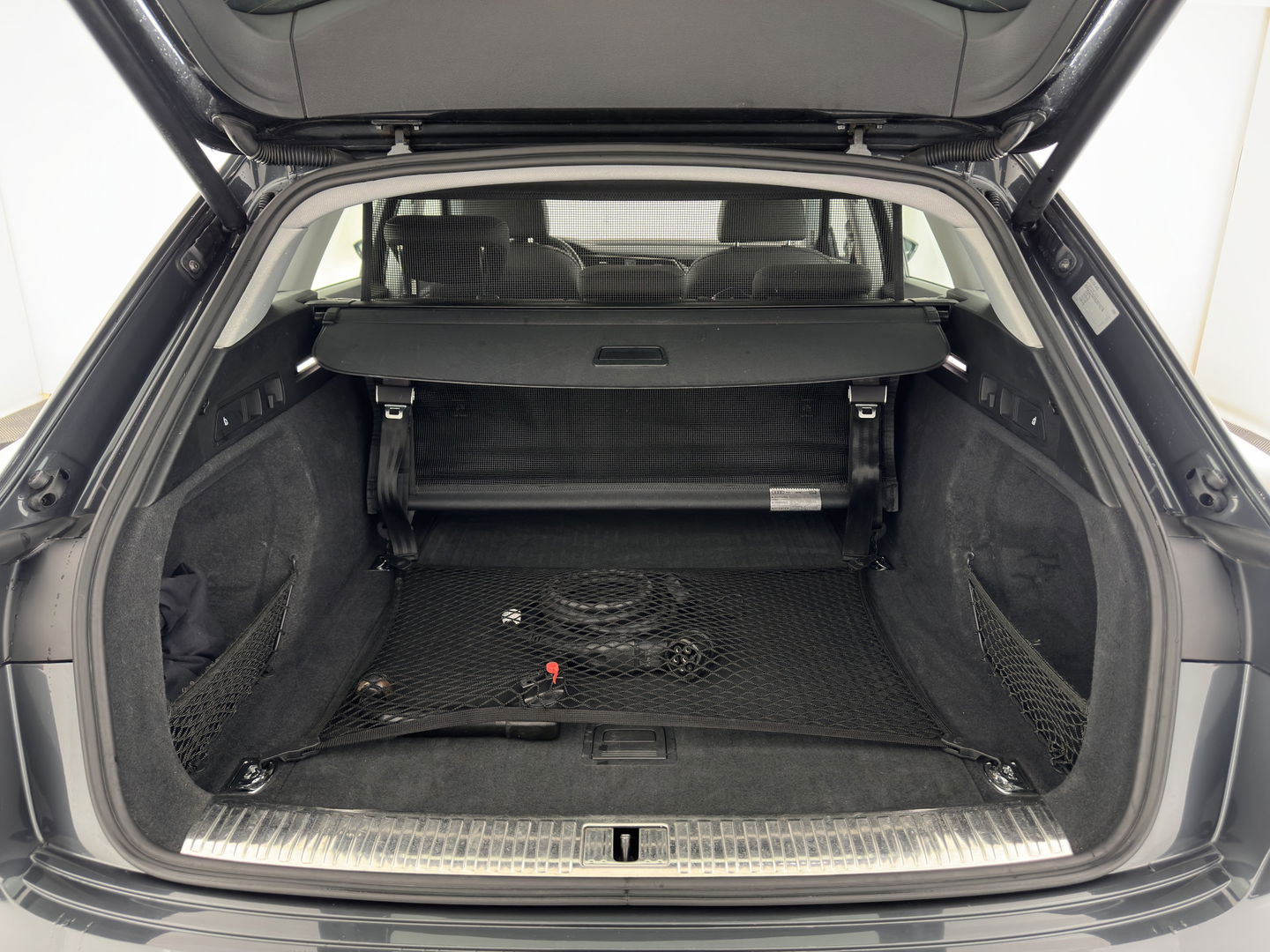 Audi e-tron E-tron 50 Quattro Launch edition plus 71 kWh [ 3-Fase ] {SOH-96%} (INCL-BTW) *PANO | LUXURY-LEATHER | ADAPTIVE-CRUISE | FULL-LED | DIGI-COCKPIT | KEYLESS | MEMORY-PACK | CAMERA | NAVI-FULLMAP | SHIFT-PADDLES | COMFORT-SEATS | 20''ALU*