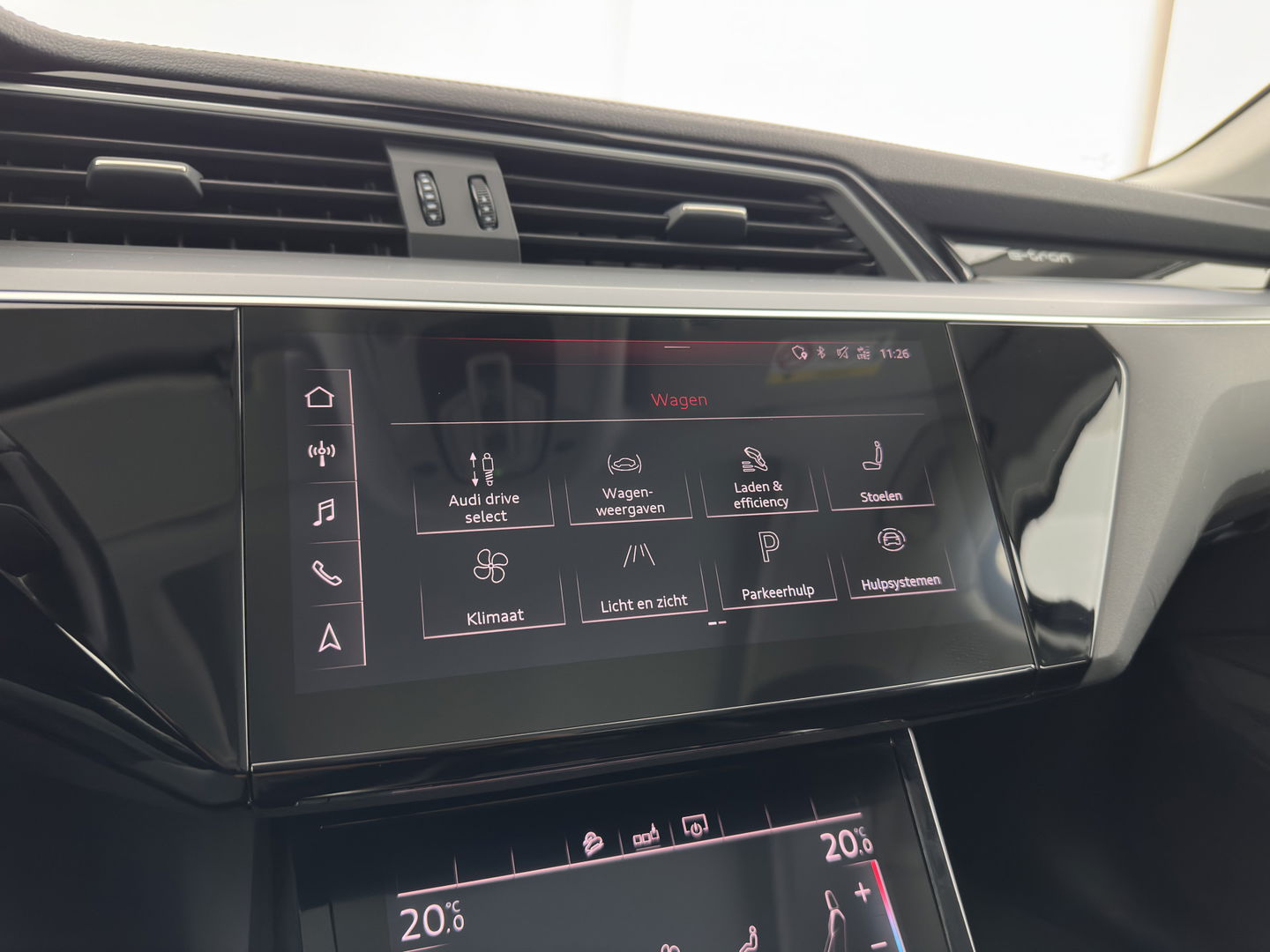 Audi e-tron E-tron 50 Quattro Launch edition plus 71 kWh [ 3-Fase ] {SOH-96%} (INCL-BTW) *PANO | LUXURY-LEATHER | ADAPTIVE-CRUISE | FULL-LED | DIGI-COCKPIT | KEYLESS | MEMORY-PACK | CAMERA | NAVI-FULLMAP | SHIFT-PADDLES | COMFORT-SEATS | 20''ALU*